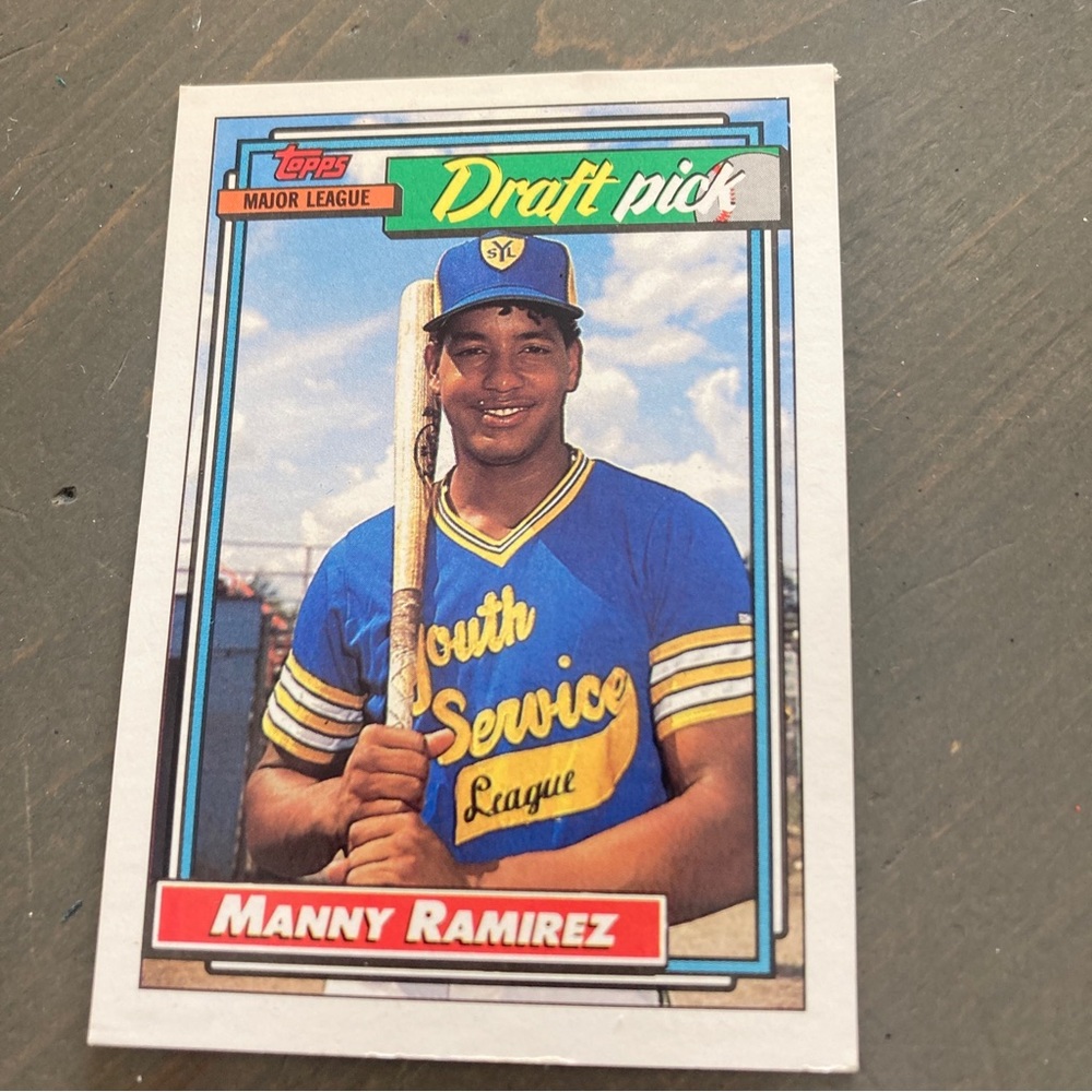 ▪️Manny Ramirez rookie card excellent condition